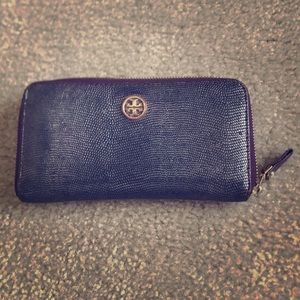 Tory Burch wallet in metallic purple